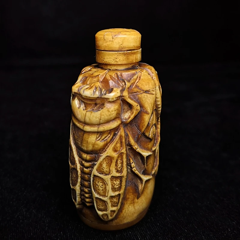 YIZHU CULTUER ART Size 8.2 X 5 cm Old Chinese Hand Carved Inlay Cicada Statue Snuff Bottles Desk Ornaments Collection