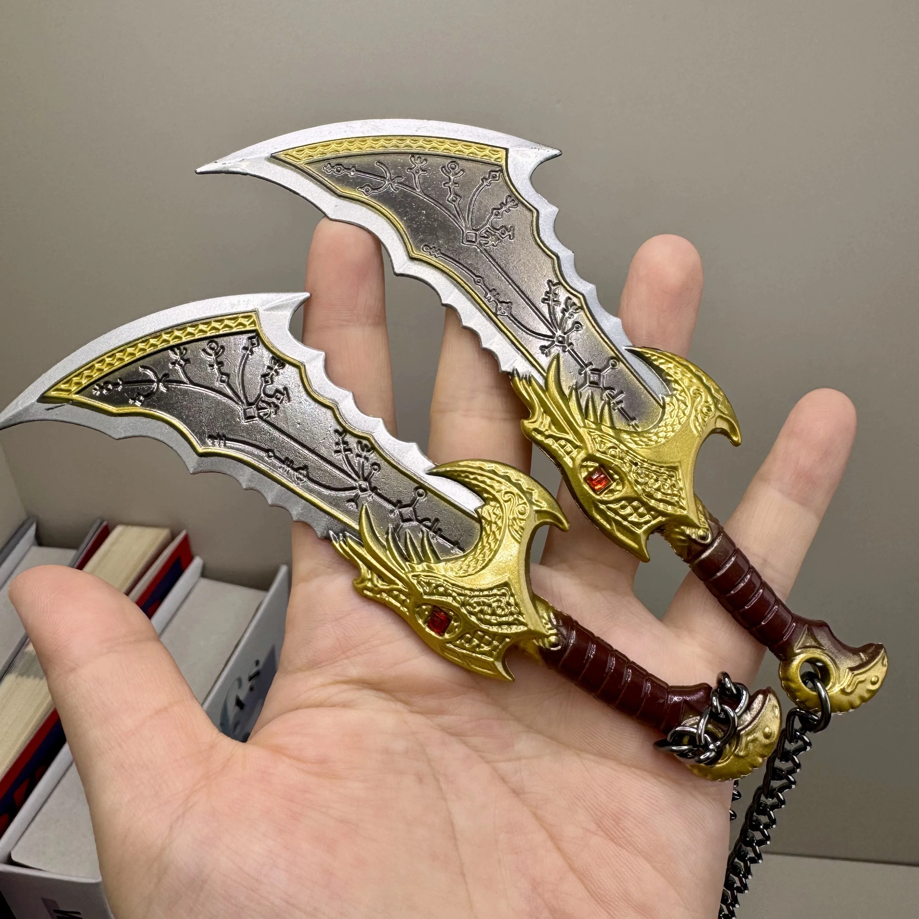 15 ซม.God of War เกมอุปกรณ์ต่อพ่วงใบมีด Chaos โลหะหัตถกรรมอาวุธรุ่นสะสมโต๊ะเครื่องประดับสร้างสรรค์ของขวัญวันเกิดของเล่น