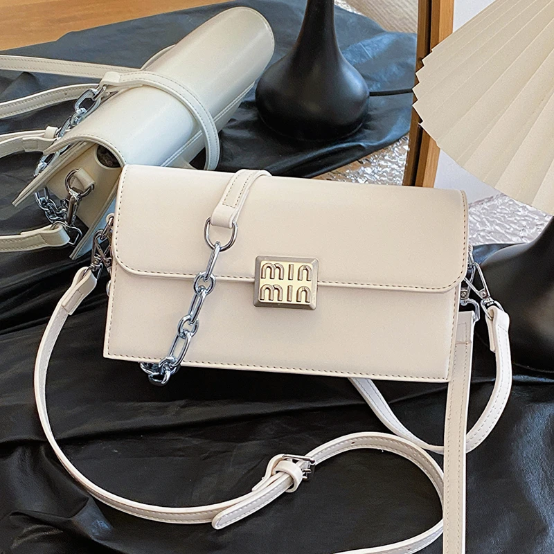 

Fashionable Trendy Shopper Handbag Women Large Capacity For Business With Vintage Paris Design Letter Logo