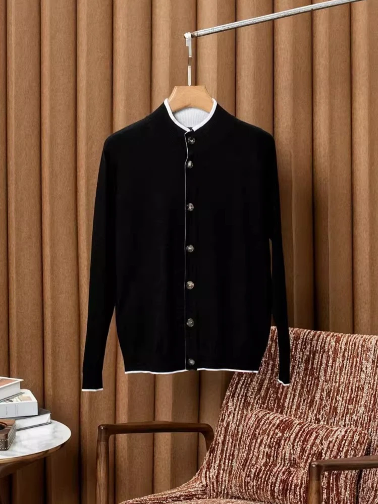 

Kiton old money style men's pure wool knitted cardigan