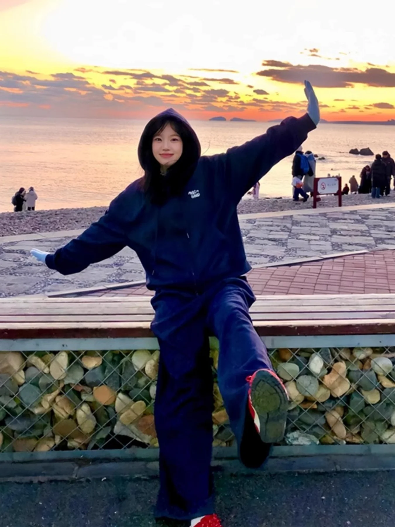 ¡La vibración de principios de primavera está en punto! ¡Conjunto de ropa deportiva estilo universitario japonés con corte holgado, súper apto para todo tipo de cuerpo, ocultar defectos y te hace parecer más delgado, no elegido por que usa, sudadera + pantalones, conjunto de dos piezas, parece joven y en energía, perfecto para uso diario a la escuela o compra!