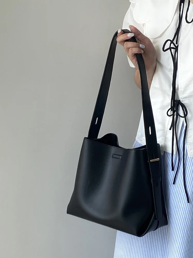 حقيبة يد جلدية ناعمة سوداء لخريف وشتاء المرأة الجديدة متعددة الاستخدامات حقيبة كتف واحدة موضة حقائب يد للركاب ذات سعة كبيرة #4