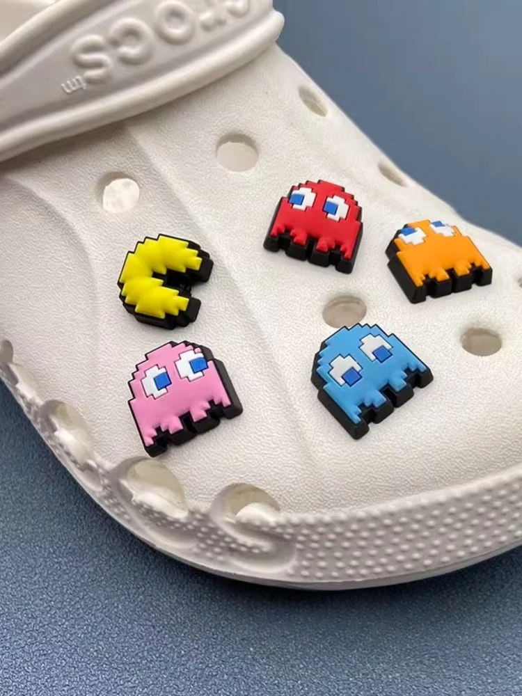 Mini chaussures de série de jeux, 5 pièces, breloques de chaussures de dessin animé, accessoires adaptés aux sandales à Clip, chaussures de jardin, décoration, cadeaux pour enfants