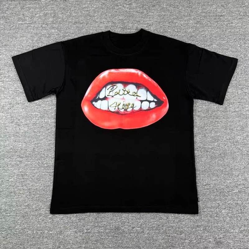 2026 new Vibrant Big Red Lips Graphic Print High‑Quality Comfort Loose Hip‑Hop Streetwear Short‑Sleeve Tee
