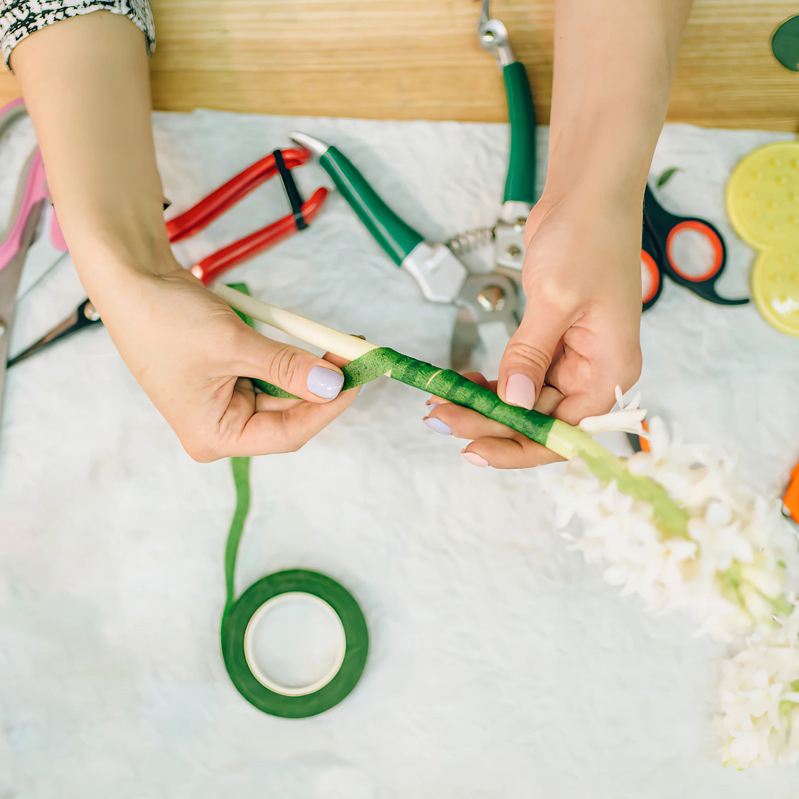 

4 Rolls Flower Tape Dark Green Floral Tape for Stem Wrapping Wedding Bouquets Gift Wrapping Artificial Flowers