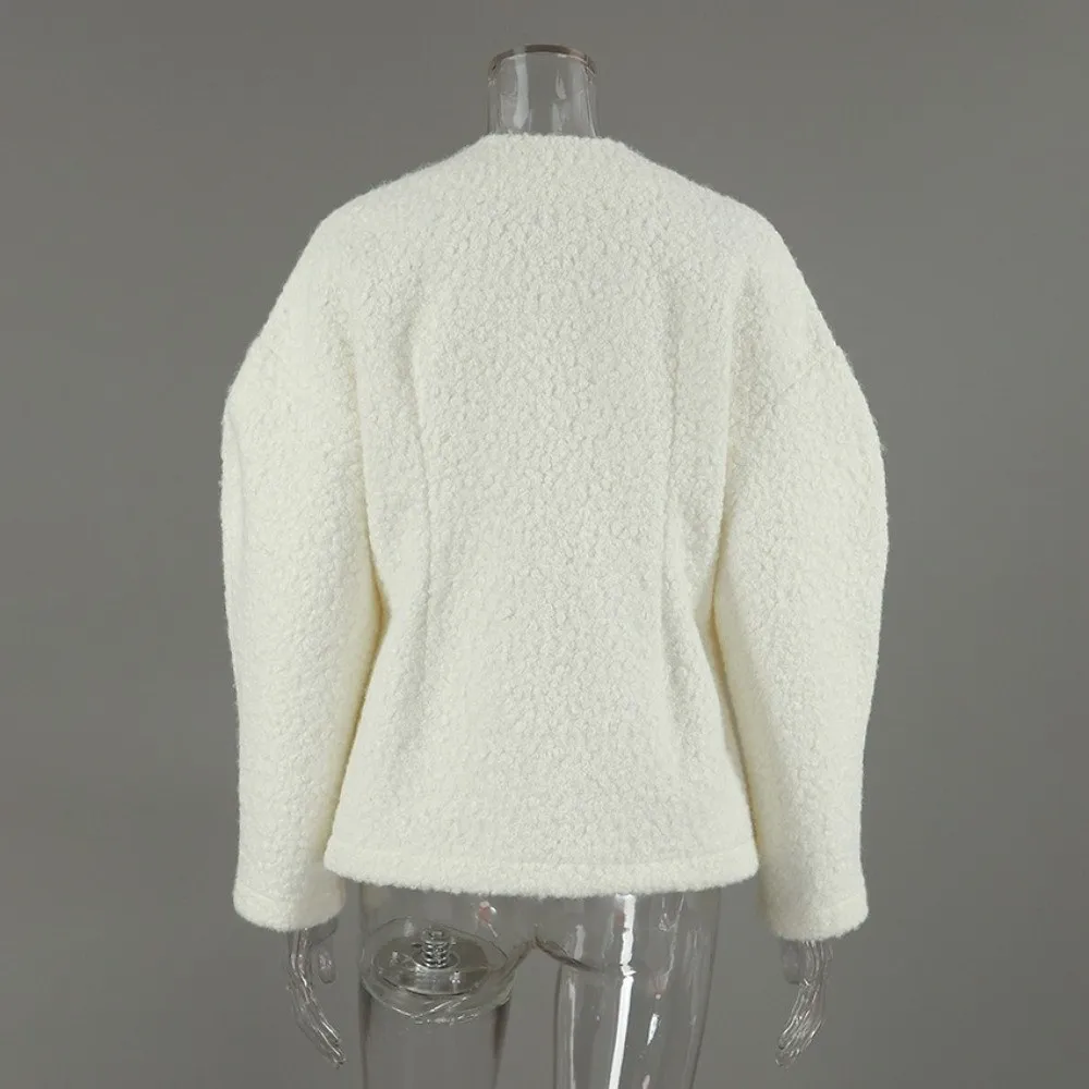 Modische, schicke, lockere Wolljacke mit Baumwollfutter, Tweedstoff, kurzer Mantel, lässige Luxusjacke mit Knopfleiste und Raffung – Detail 7