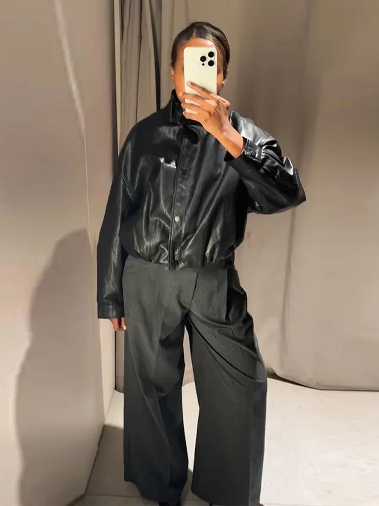 موضة الأسود بولي Leather الجلود Bomber سترة الوقوف طوق زر واحد الجبهة اقتصاص معطف 2025 الخريف الإناث موتو ملابس خارجية غير رسمية