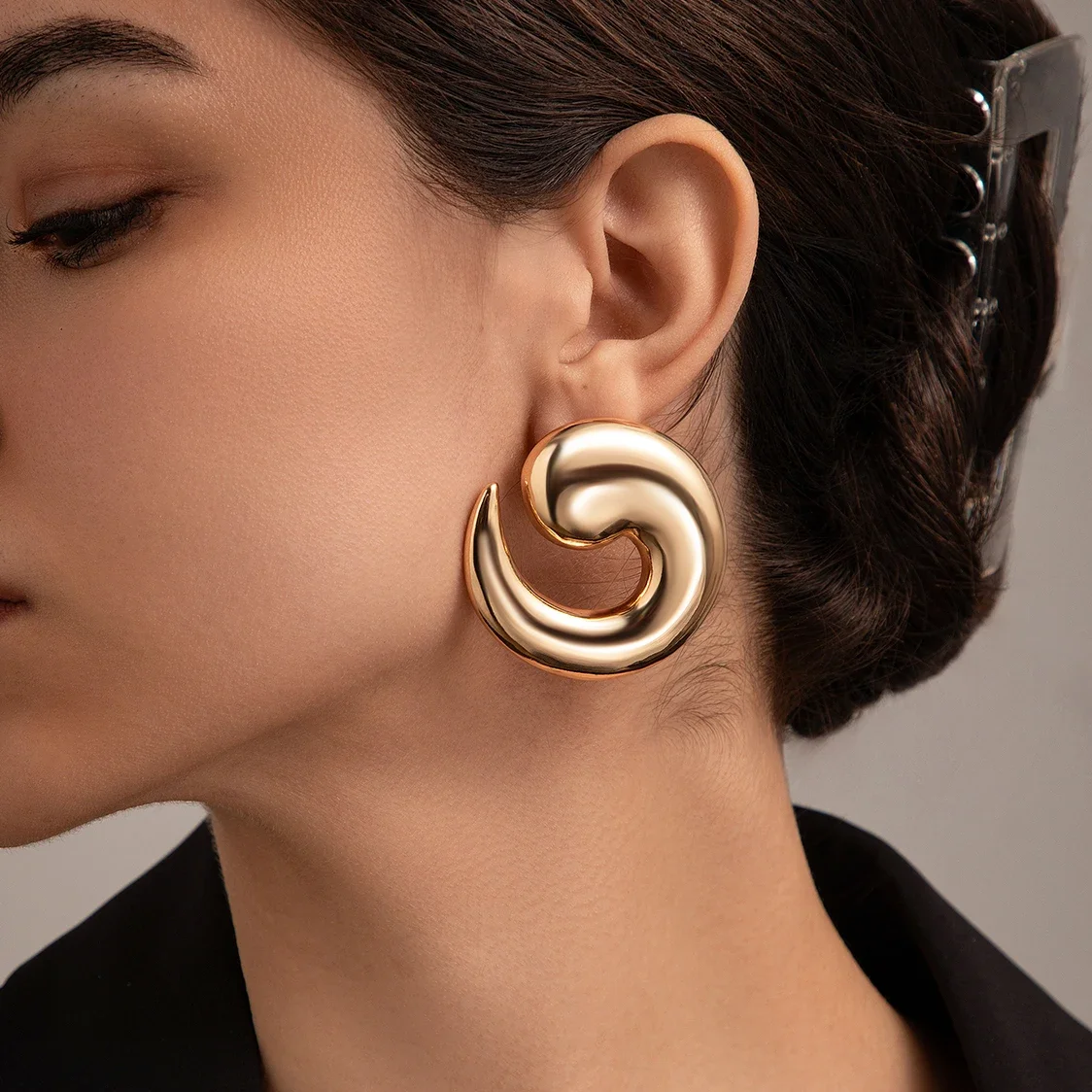 

New Fashion Creative Smooth Big Conch Snail Stud Earring Women Trend 2024 Goth Chunky Piercing Earrings Grunge Jewelry Steampunk