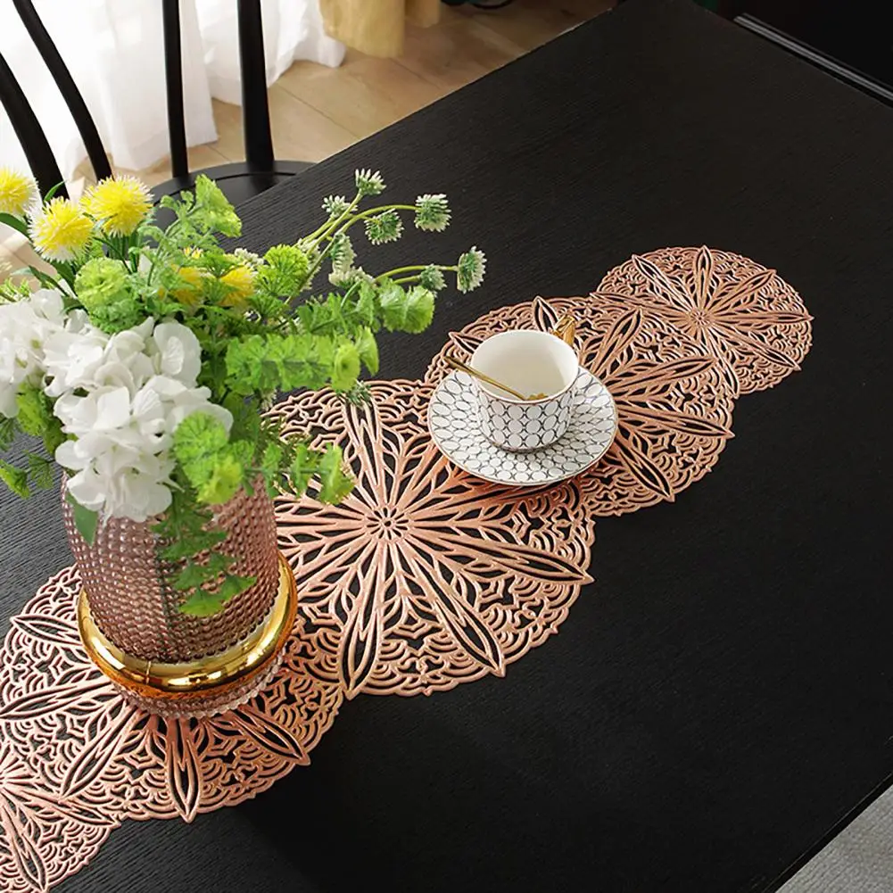 Modern Tableware Protective Pads Hollow Flower Pvc Placemat Non-slip Heat Resistant Table Mat Washable Dining Doily for Wedding