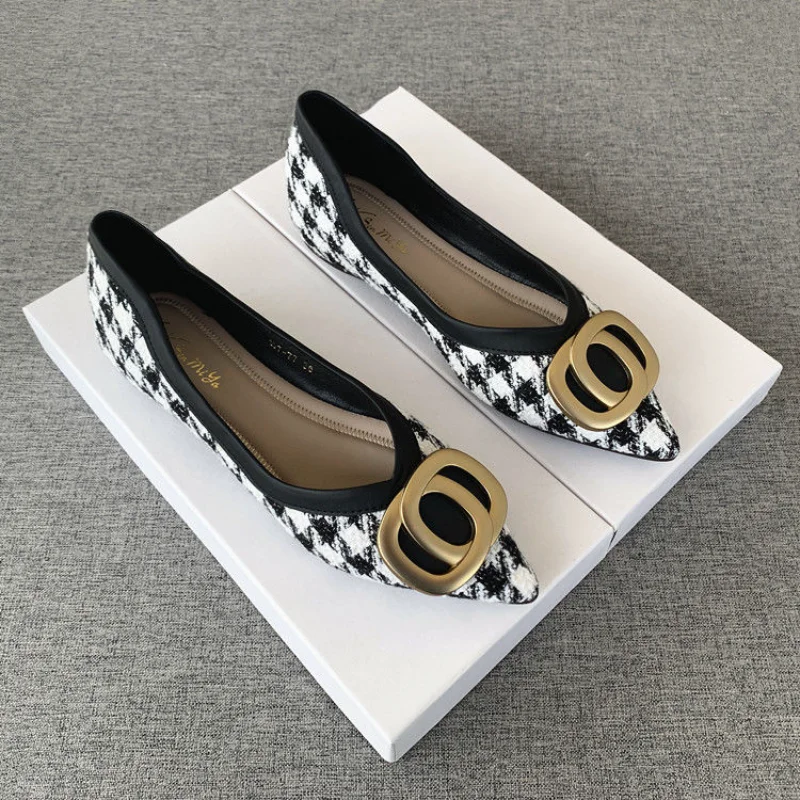 Calzado de verano para mujer, zapatos planos con punta estrecha para mujer, zapatos planos negros de marca de lujo, punto elegante, tendencia al por mayor, moda 2024