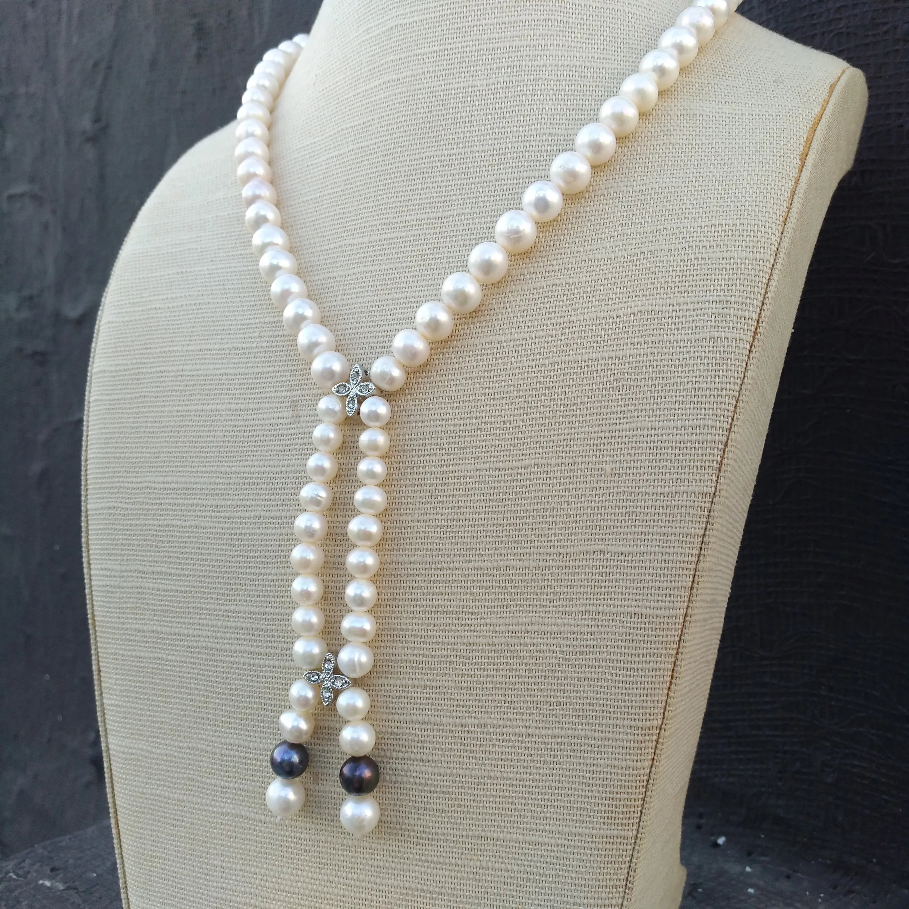 

7-8mm Exotic Popular Design AAA Natural South Sea White Black Pearl Necklace 18in/45cm Long Pendant Suitable For Any Occasion