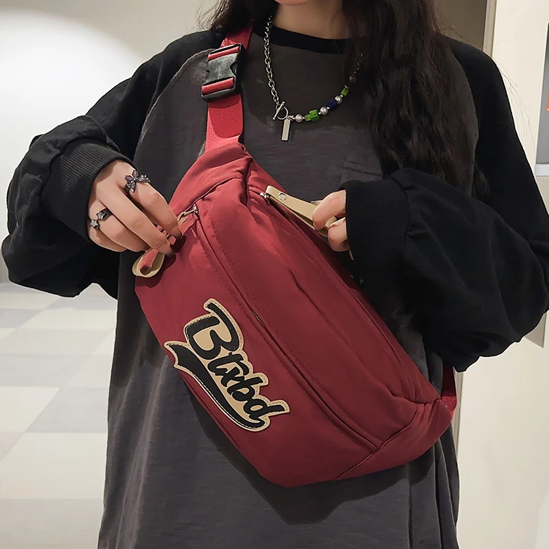 large-capacity-sports-leisure-crossbody-bag-men's-women's-fanny-pack-street-trend-nylon-material-zipper-closure-casual-scene