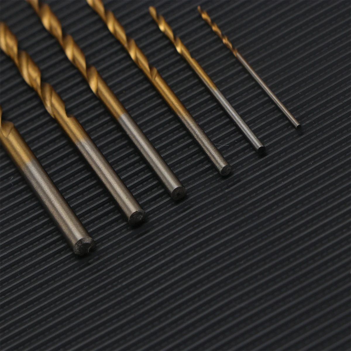 

60pcs Titanium Coated Drill Bit Set High Speed Steel Small Cutting Resistance For Plastic Straight Shaft Wear