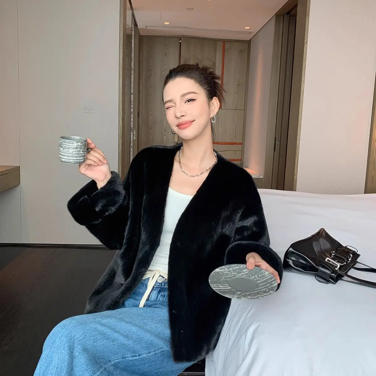 

Faux Fur Girls Coat Coats Womens Plush Layered Evening Girl Kawaii Two Tone Lavender Lined Cotton Fashion High Waist Windproof