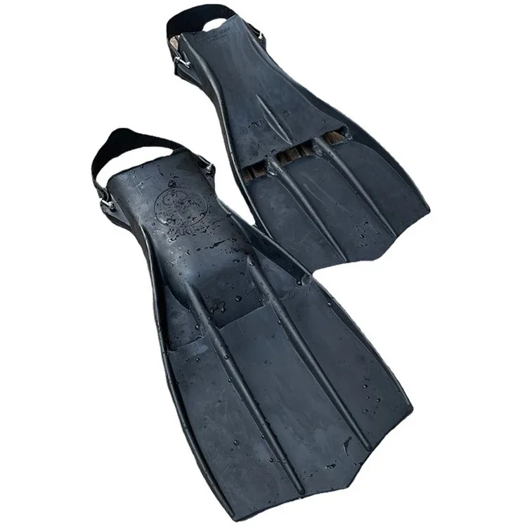 

Factory Direct Supply Adult Underwater Swimming Equipment Soft Rubber Fins Adjustable Deep Diving Flippers With High Quality