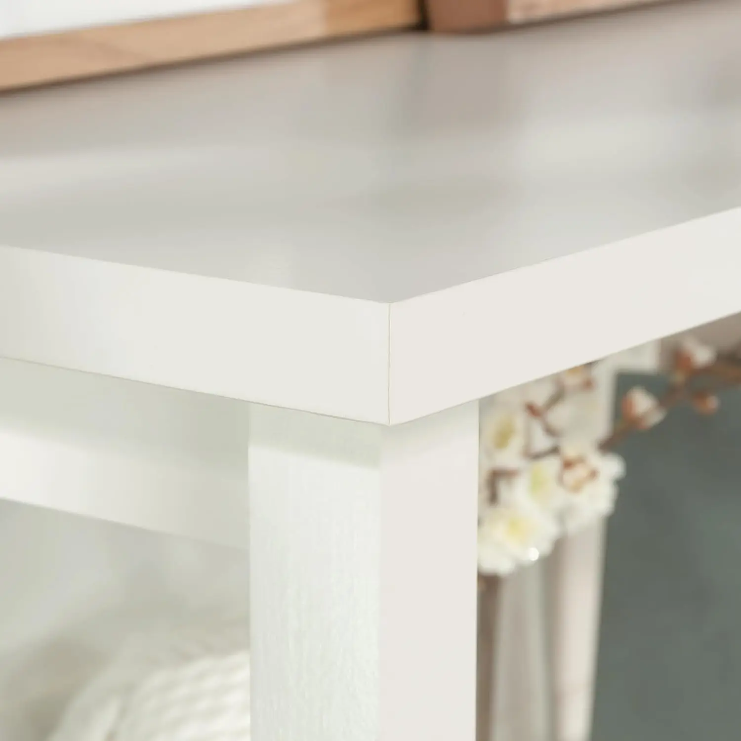 Современный белый библиотечный шкаф с двумя фиксированными полками для кабинета в гостиной