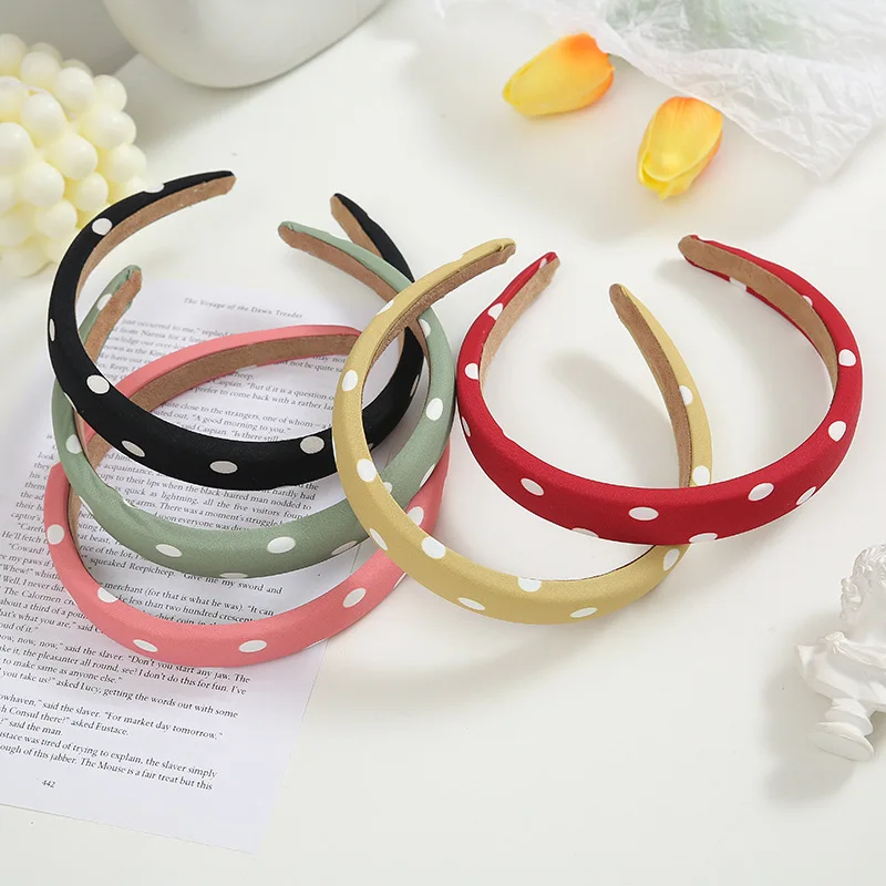 

Retro Polka Dot Headband Versatile Headband for Girls' Outings Non-Slip Hair Accessory for Washing Face and Makeup