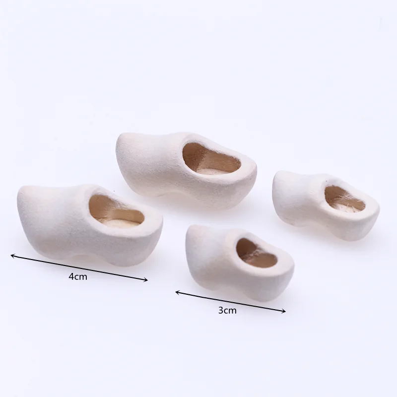 1Pair Doll House Miniature Handmade Wooden Dutch Shoes Clogs Boots Fairy Gnome Simulation Scene Collocation Model DIY Accessory