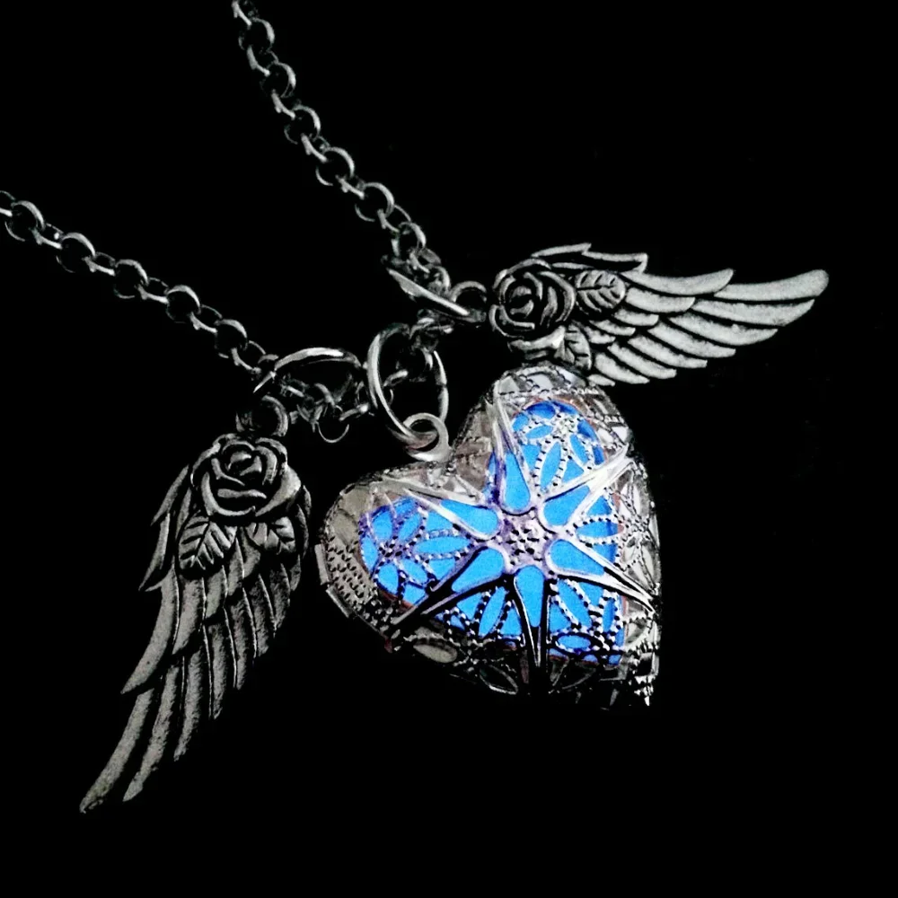 Angel Heart Wing Pendant Luminous Halloween Collar Fluorescence Glow In The Dark Glowing Heart Pendant Necklace for Men Women