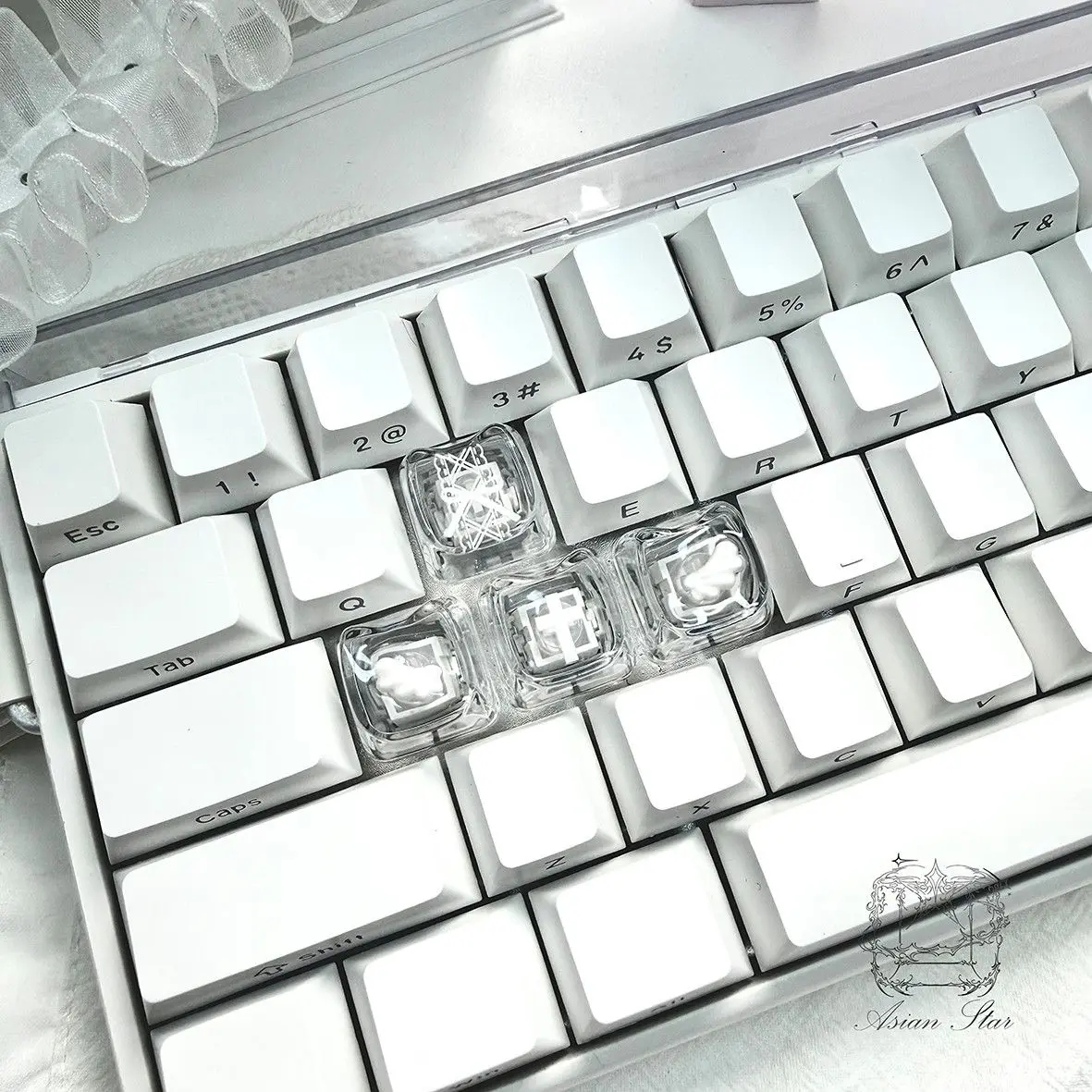 Neues, niedliches Set mit Spitzen-Engelsflügel-Tastenkappen für mechanische Tastaturen, Tastenkappen, Tastaturdekoration, transparent, personalisiert, Kreuzmuster. – Detail 3
