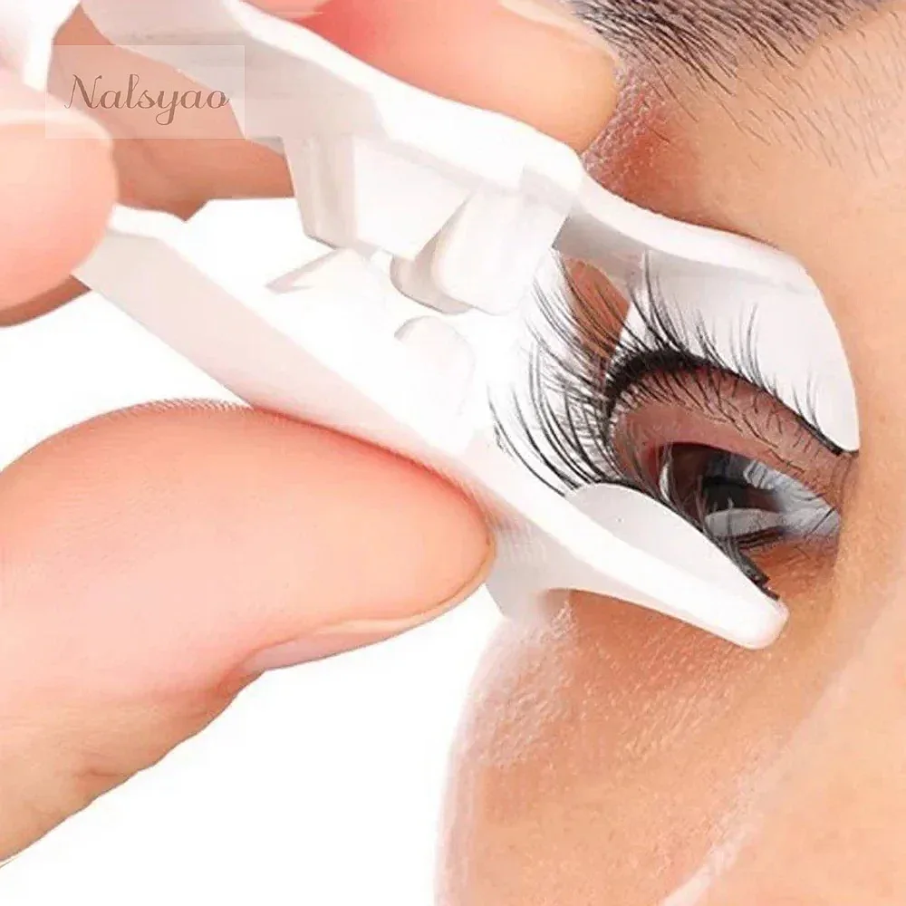 New Quantum Magnetic Eyelash Curler Reusable Applicator Portable False Eyelash Assist Makeup Tool