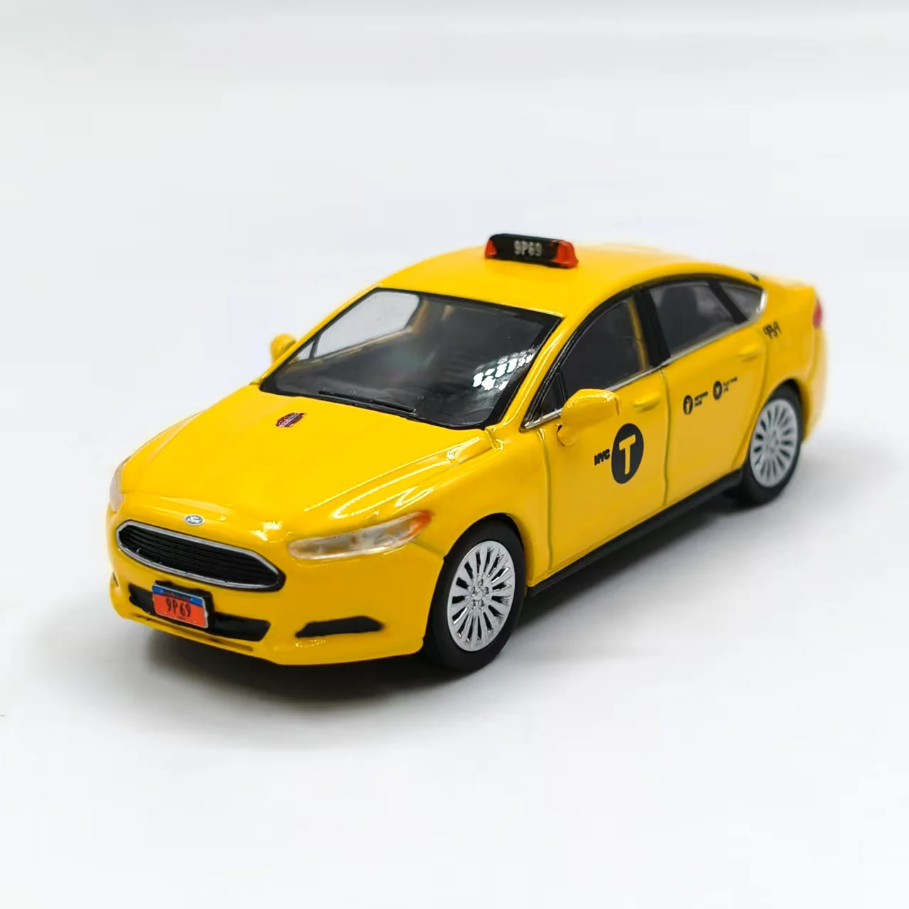 

Литой под давлением масштаб 1:64 596 Ford 2013 Mondeo ECO Нью-Йорк Такси, модель автомобиля из сплава, Коллекционная игрушка, подарок, сувенир, украшение для дисплея