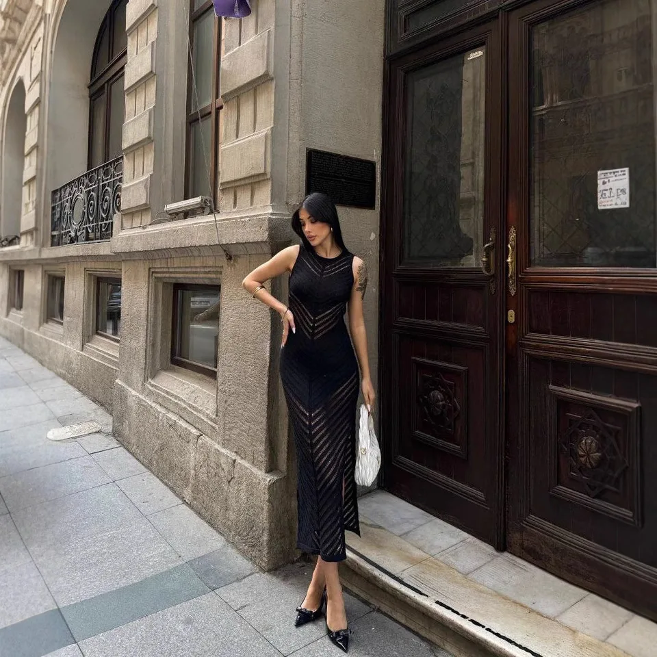 

2025 New Women's Hollow Out Sleeveless Slim Fit Sexy Solid Color Knitted Dress 2025 Summer Dress Robe Vestido Women Elegant