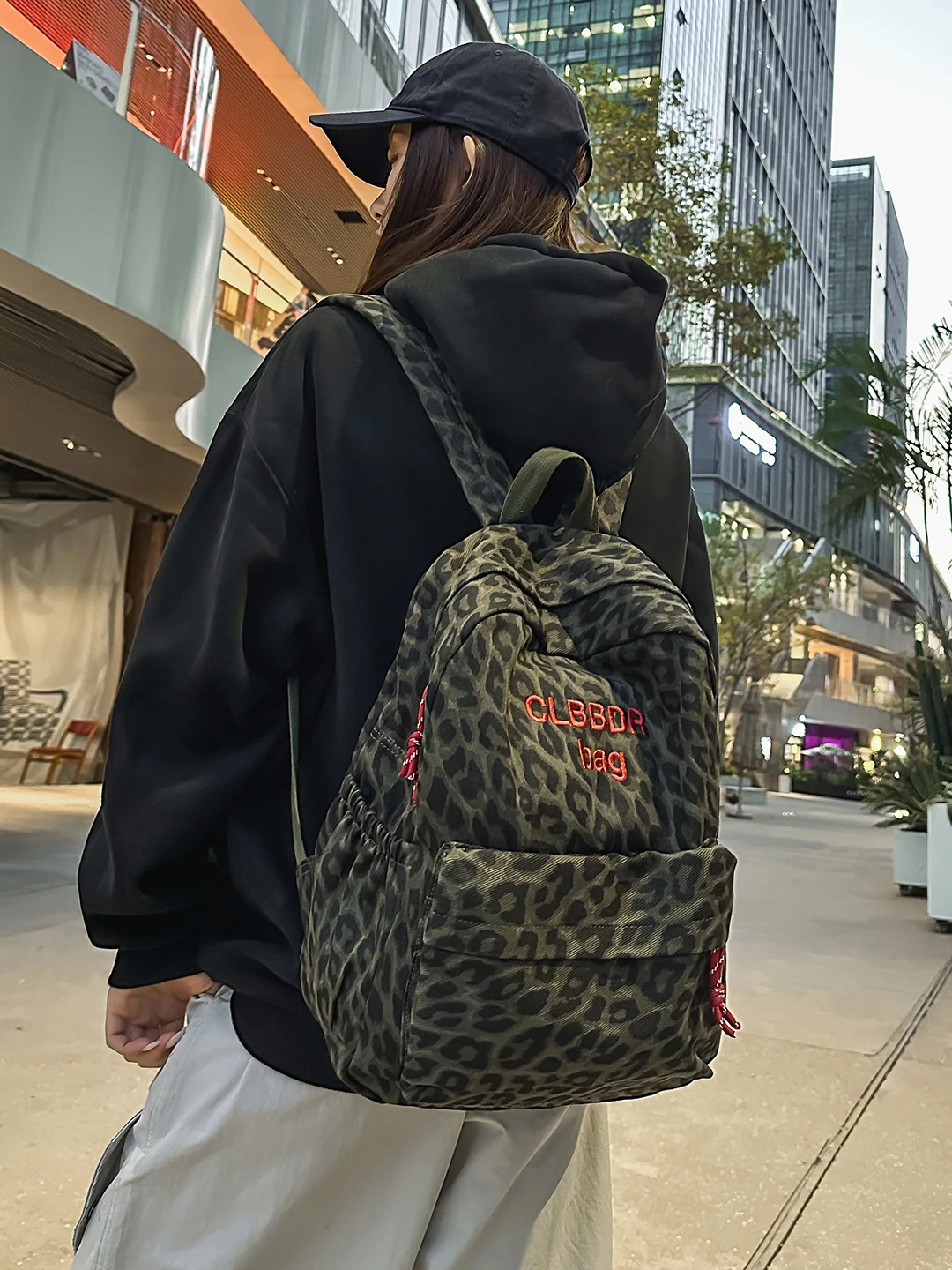 

Trendy Leopard Print Bapa Large Capaci Women's School Bag 2025 Autumn Winter New Sle Retro Faionable College Studen...