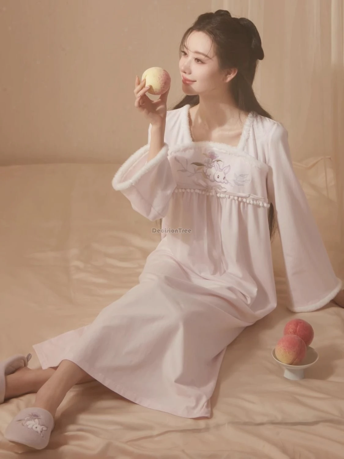 ثوب نوم هانفو على الطراز الصيني التقليدي لخريف وشتاء 2025 بيجامة طويلة مطرزة بأكمام طويلة للنساء #4