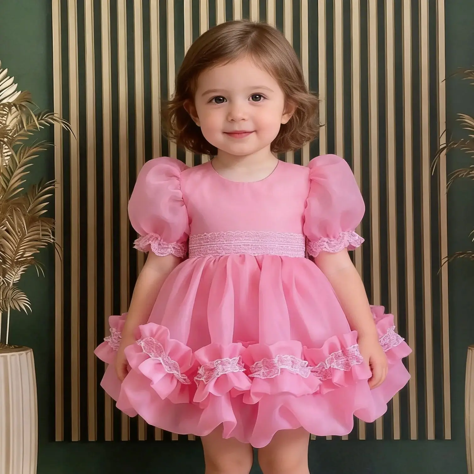 Schöne maßgeschneiderte Blumenmädchenkleider für Hochzeiten, lange Ärmel, knielang, für Kindergeburtstage, Erstkommunion, Ballkleid