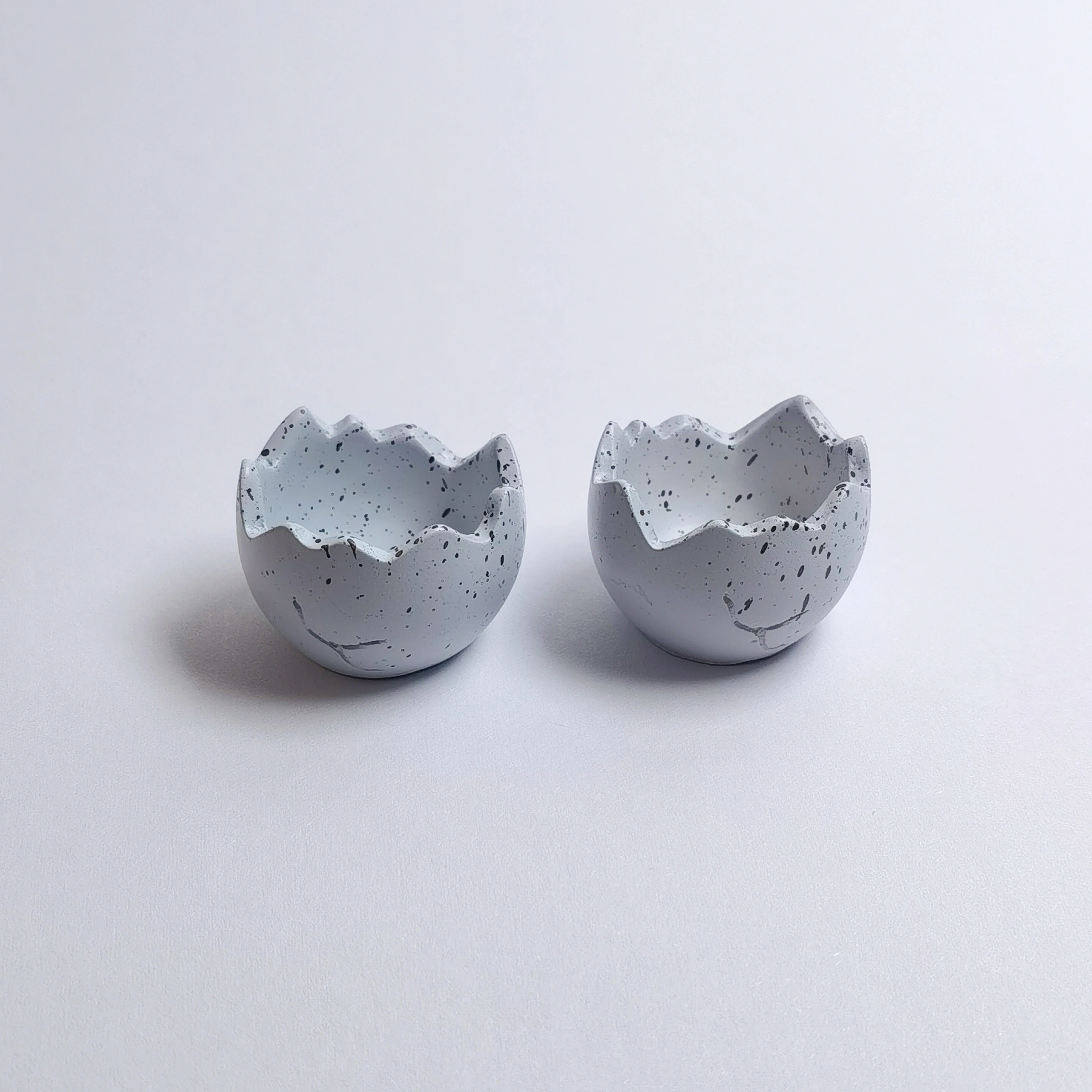 

Cute Animal Dinosaur Egg Broken Eggshell Mini Tortoise Model Fairy Garden Miniatures DIY Doll House