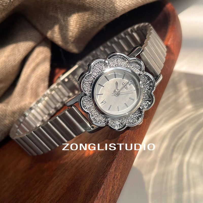 Women Petal Gold Quartz Watch Vintage Round Clock Waterproof Steel Belt Elegant Temperament Women Watches Luxury