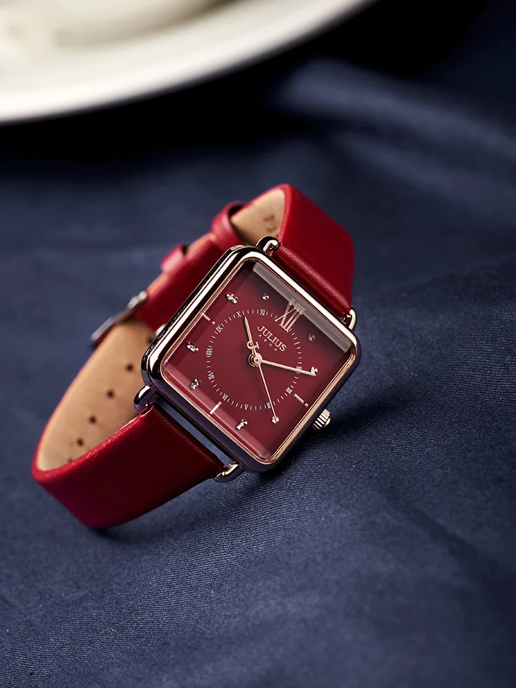 Women'S Watch, Simple And Elegant, 2026 New Square Retro Style, Small And Exquisite Leather Strap, High-End Selection.