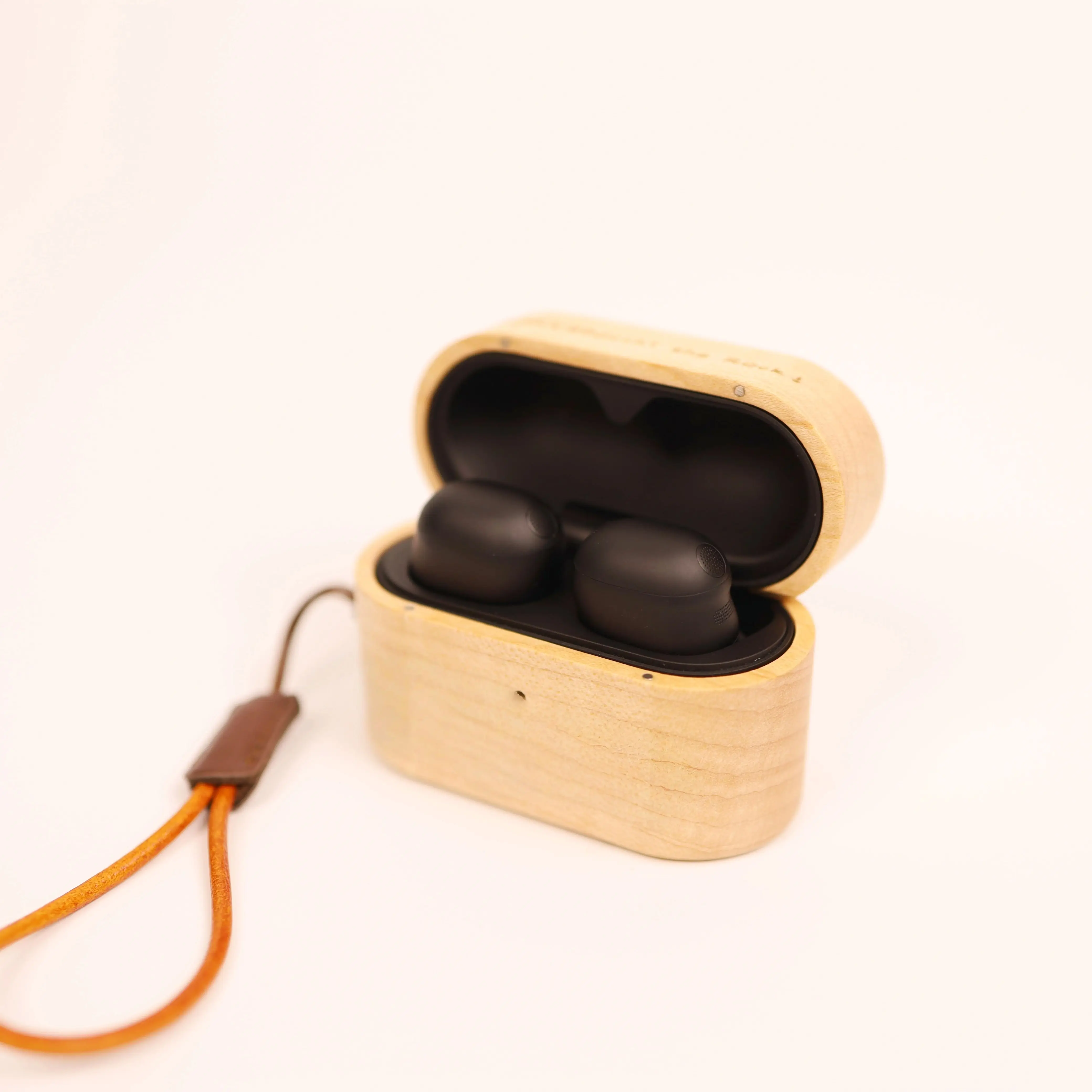 Handmade White Maple Wood Case for Sony WF-1000XM6 (XM6) Earbuds, Minimalist Natural Grain, Lightweight & Smooth Touch