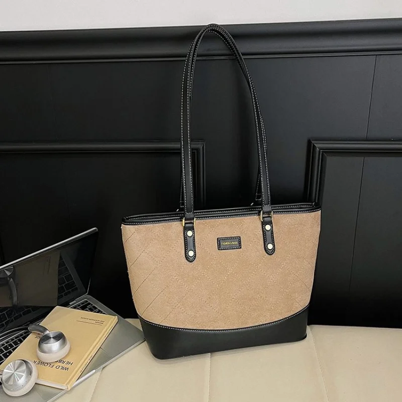 

Элегантная женская сумка-тоут из кожи в классическом парижском дизайнерском стиле, вдохновленная люксовыми брендами, повседневная, простая и модная.