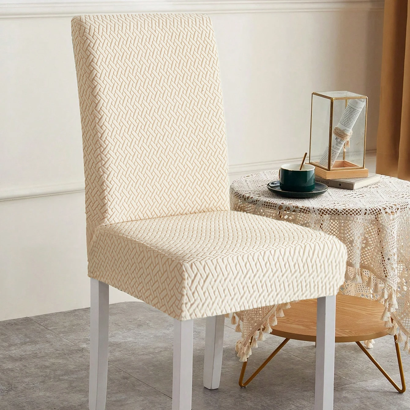 

1pc jacquard solid color elastic chair cover, suitable for all seasons and kitchen chair decoration.