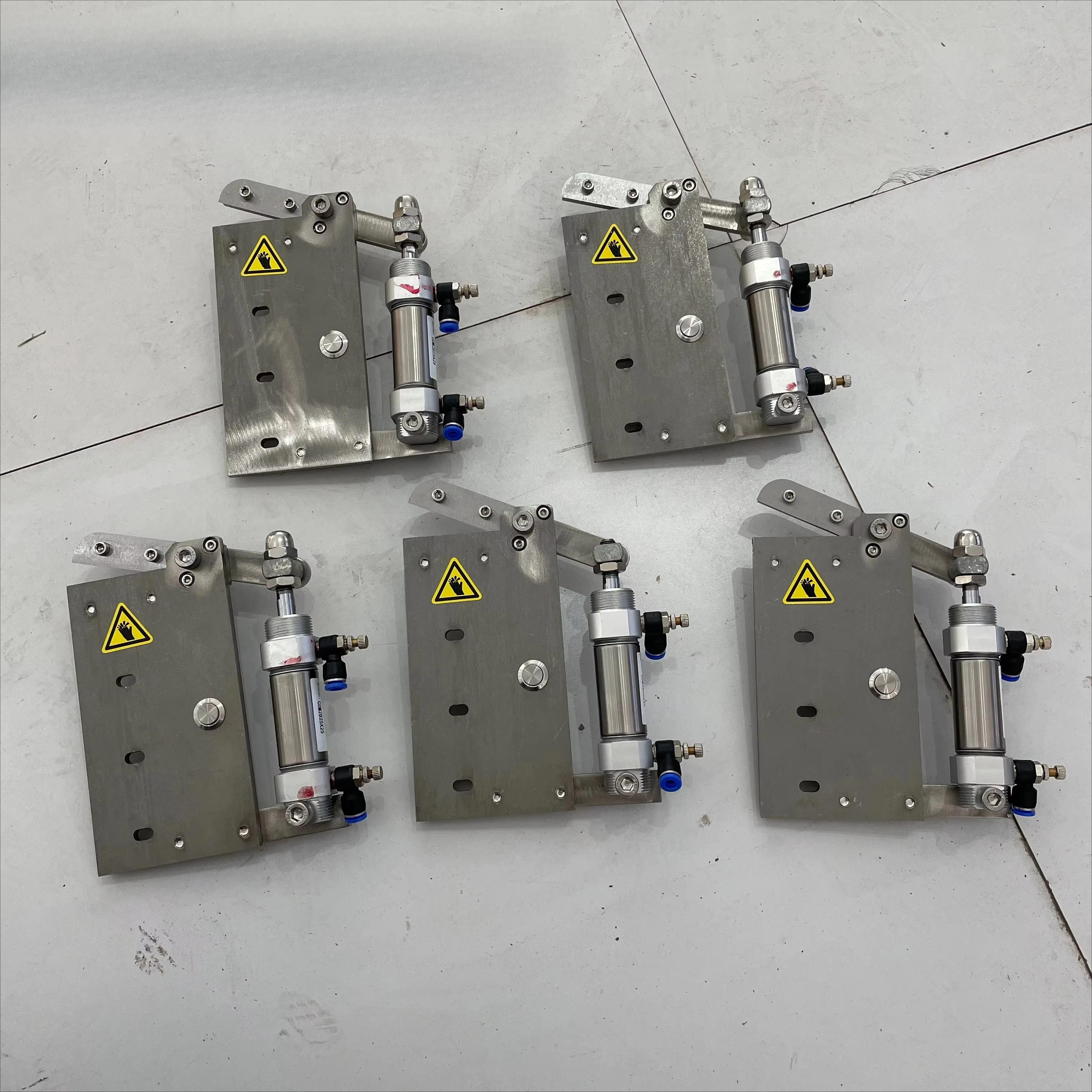 

LAT-31 Sweat Band Cutting Device Match for Postbed Sewing Machine