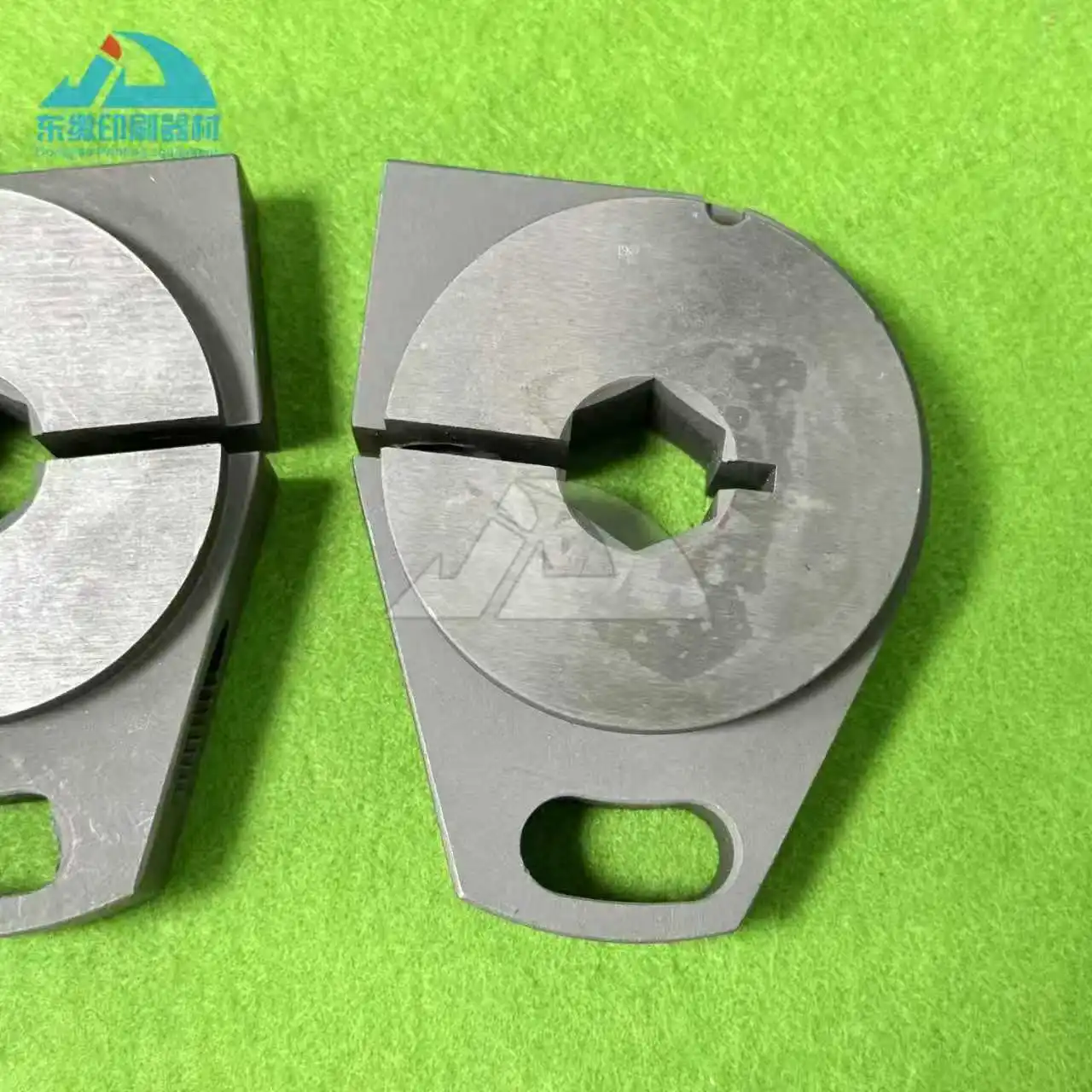 قطعة واحدة من حامل شريط التواء الاحتياطي البديل لطباعة الأوفست لآلة طباعة كوموري