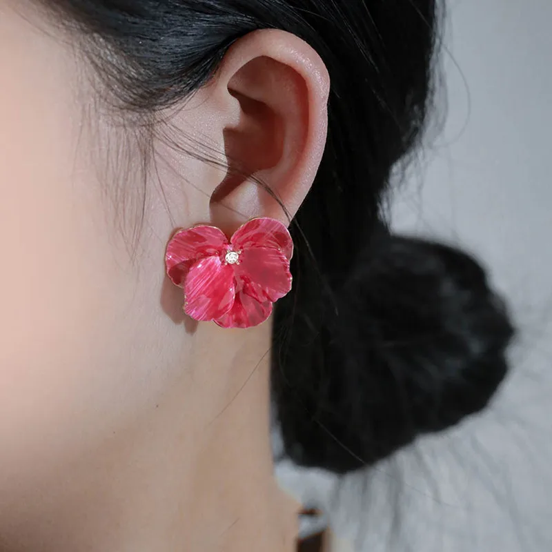 Vintage Oil painting flower ear studs light luxury French dripping oil petal earrings feminine temperament senior sense white an