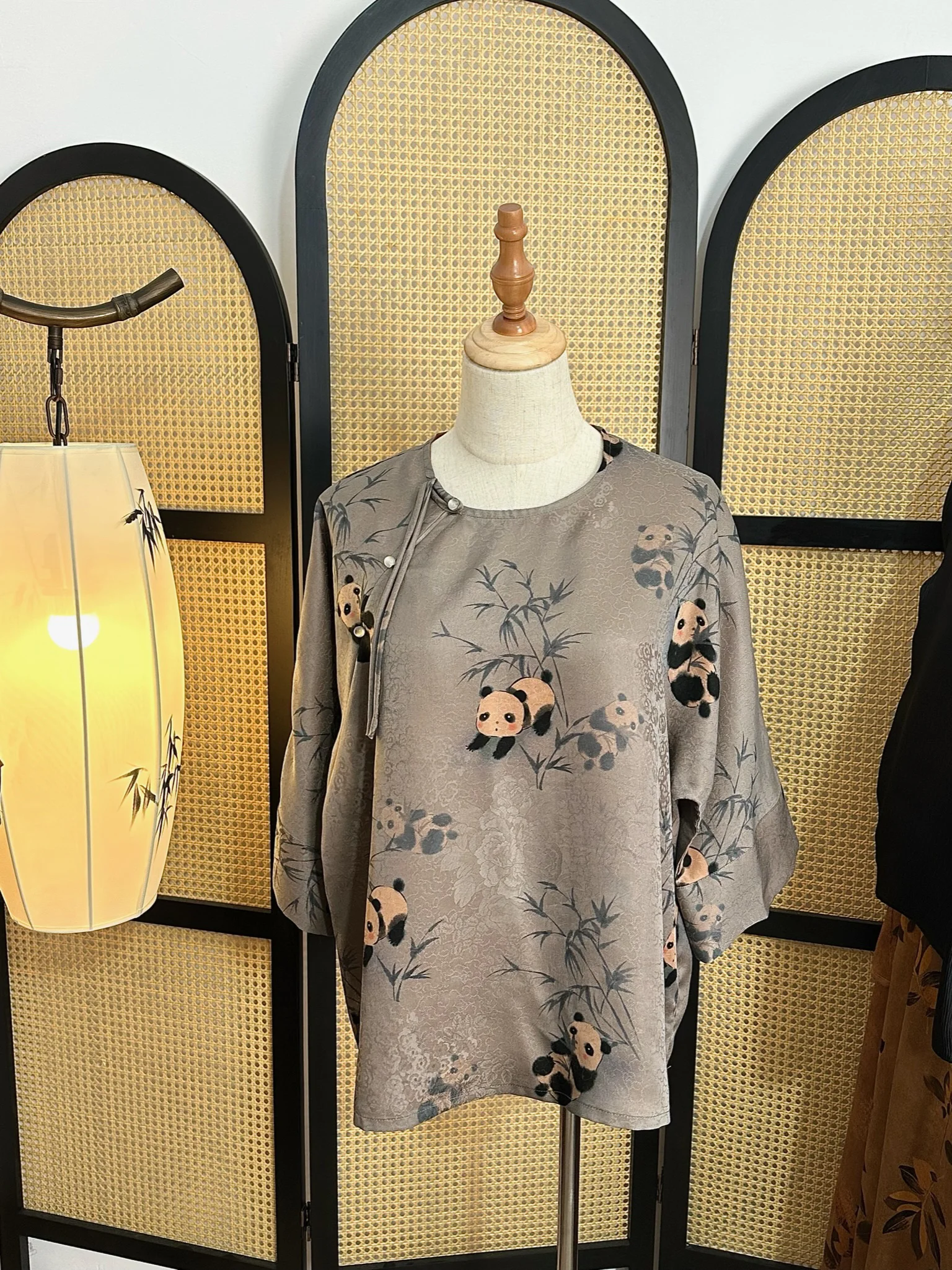 

100% шелковая блузка с круглым вырезом и асимметричным плечом, на пуговицах, с принтом Cloud Silk, повседневный летний топ