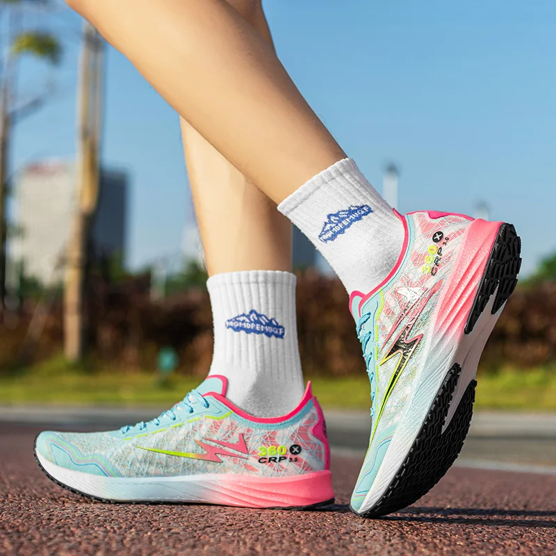 2025 men's shoes summer breathable comfortable sports shoes youth ultra-lightweight non-slip wear-resistant casual running shoes