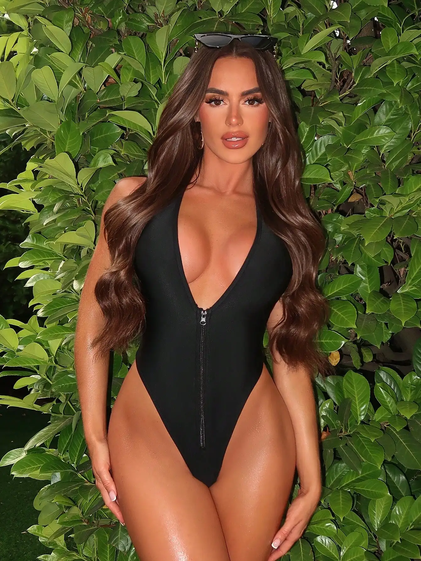 

Женский сексуальный слитный купальник с глубоким V-образным вырезом и открытой спиной, черный, на молнии, для пляжа, бассейна, курорта