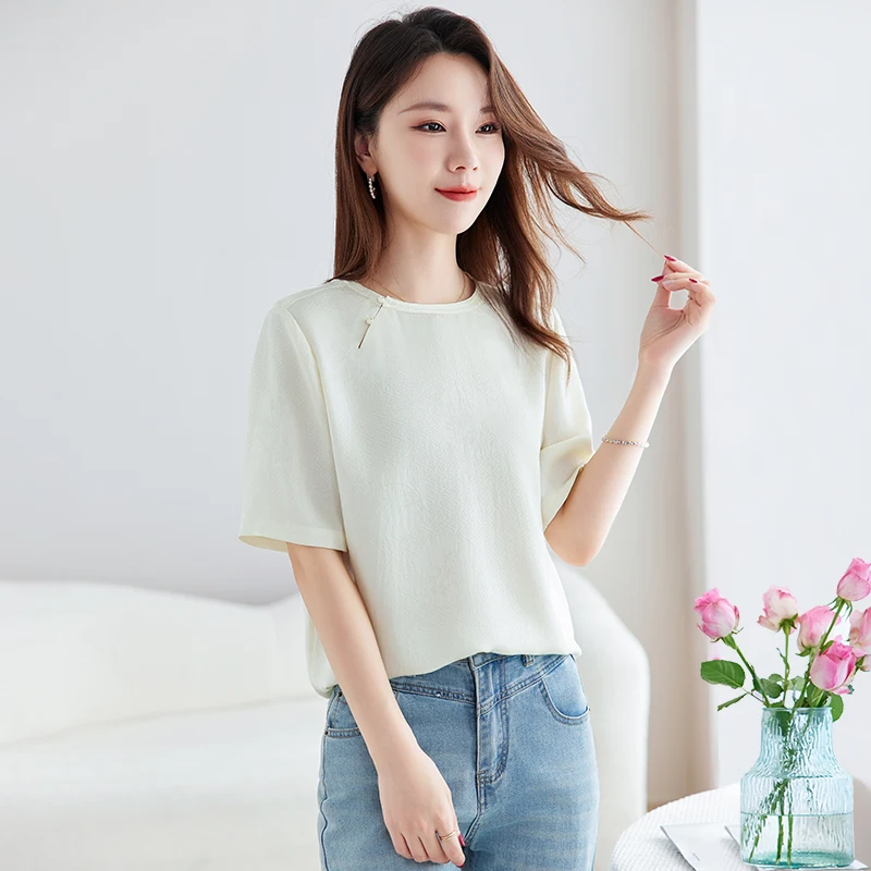 

Ink Beauty Lady 2026 Summer Silk Top: Comfortable Round-Neck Pullover with Modern Chinese Design for Mature Women