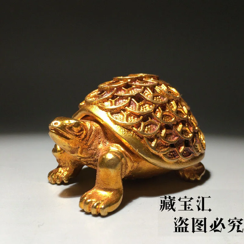 

Vintage old bronzes, golden money turtles, incense burners, bronze gilding, Taiji Bagua lucky town house longevity turtles.