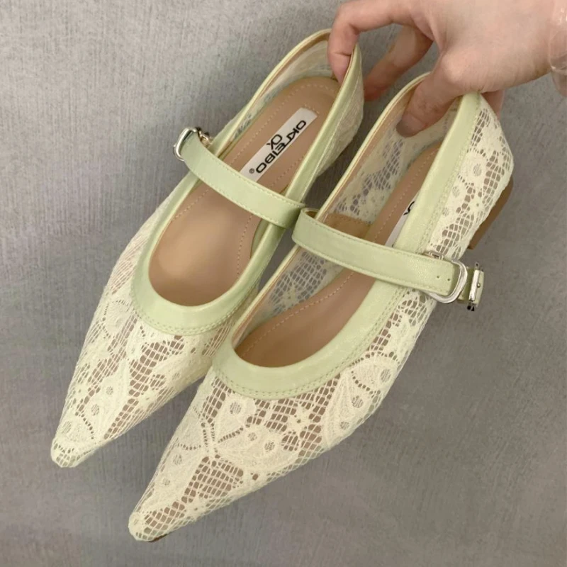 

Элегантные сандалии на плоской подошве с острым носком и вышивкой, женские дышащие сетчатые сандалии с пряжкой на ремне, брендовая дизайнерская обувь, модная удобная повседневная обувь