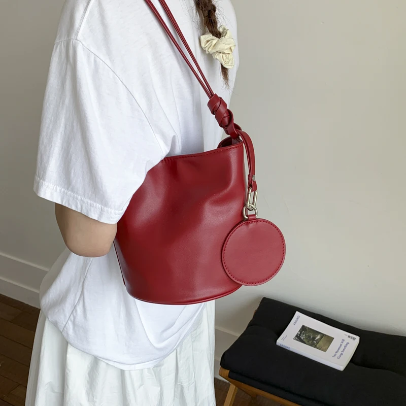 

Woman Bucket Bag Soft Solid Shoulder Bags for Women Handbag Bolda Transversal Feminina Purses and Handbags Ladies Casual Bag
