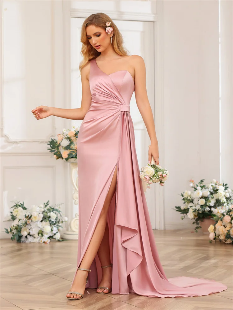 Neuankömmling One-Shoulder ärmellose Scheide Seide Satin Brautjungfer Kleid Split Side Open Back Reiß verschluss Kleider für Hochzeits gäste 2024