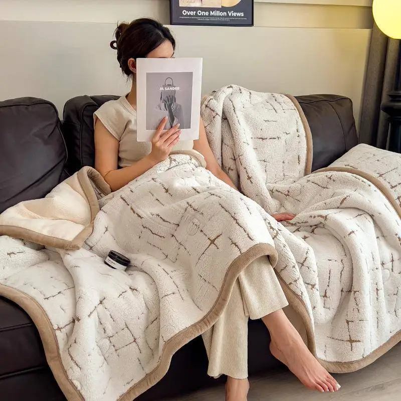 Thickened Lamb Velvet Blanket Three-layer Cotton Tower Velvet Cover Blanket Office Nap Blanket Warmth Quilt Luxury Coral Fleece