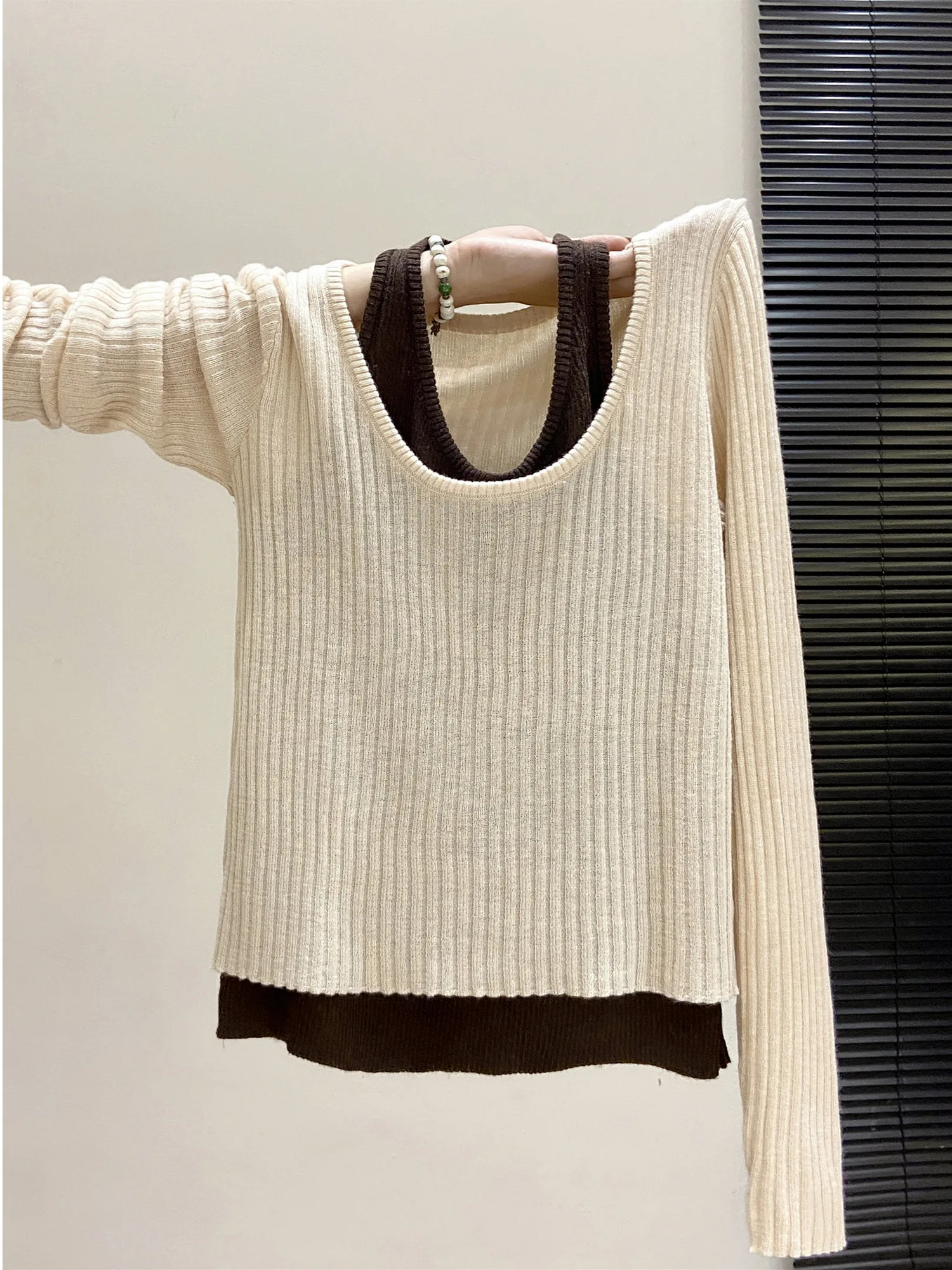 Slim Fit Long Sleeve Knitted Sweater Women's round Neck Design Sense Neck Hanging Stripe Resistant Fashionable Autumn Top