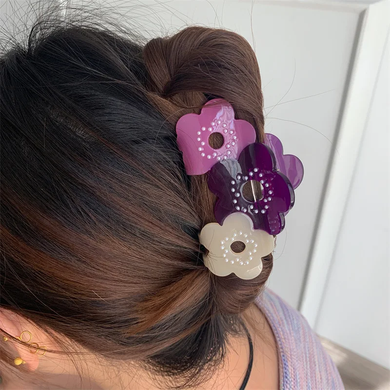 

Temperament Sweet Flowers Pearl Hair Claws Sweet Acetate Splicing Hair Clips Catch Vinegar Minority Hair Accessories For Women